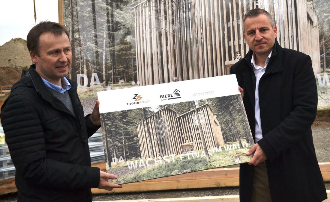 Plößberg. Mit einem außergewöhnlichen Projekt verdeutlicht die Ziegler Group ihren Anspruch, etwas Besonderes zu sein. Zusammen mit dem mehrfach ausgezeichneten Architekturbüro Brückner&amp;Brückner realisiert Europas größter holzverarbeitender Betrieb ein futuristisches Verwaltungsgebäude komplett [&hellip;]