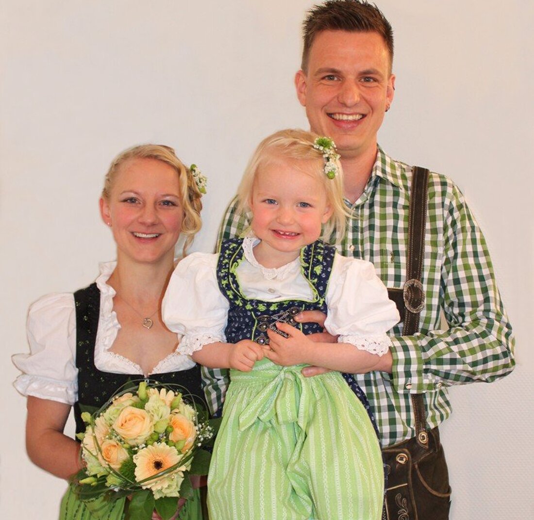 Weiden. Frühlingszeit ist Hochzeitszeit: Bei diesen Paaren läuteten in der vergangenen Woche die Hochzeitsglocken. Herzlichen Glückwunsch! 10.05.2019 Janine Thomas und Jessica Lenk, Weiden 10.05.2019 Daniel Zitzmann und Franziska Tretter, Erbendorf 09.05.2019 [&hellip;]