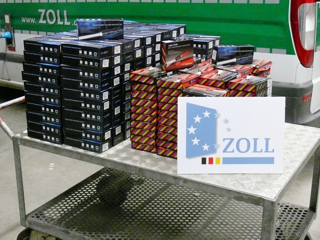 Wernberg-Köblitz. Zöllner aus Wernberg-Köblitz kontrollierten wohl genau den richtigen Mann: Der 36-Jährige versuchte einen ganzen Berg an Elektroschockern und nicht versteuerten Dieselkraftstoff nach Deutschland einzuschmuggeln.  Die Zollbeamten der Kontrolleinheit Verkehrswege [&hellip;]