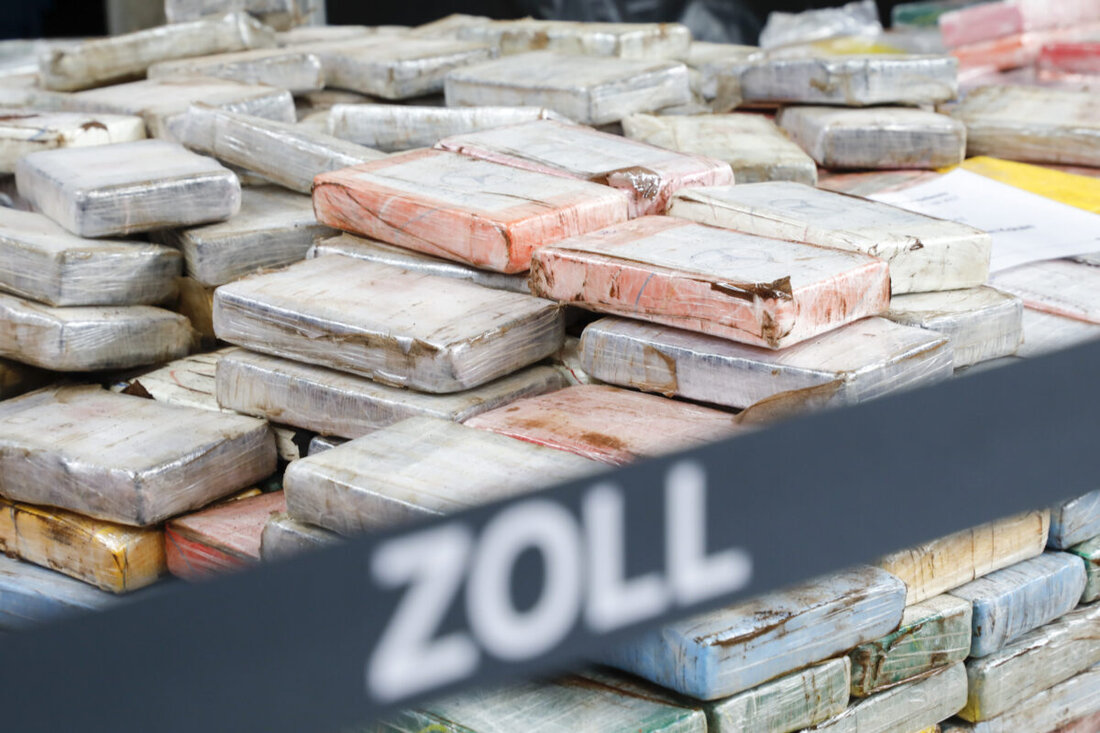 Regensburg. Am 26. Januar 2026 steht der Internationale Zolltag unter dem Leitthema, dass der Zoll durch Wachsamkeit und Engagement die Gesellschaft schützt. Das Hauptzollamt Regensburg betont die Rolle für Sicherheit und fairen Handel.