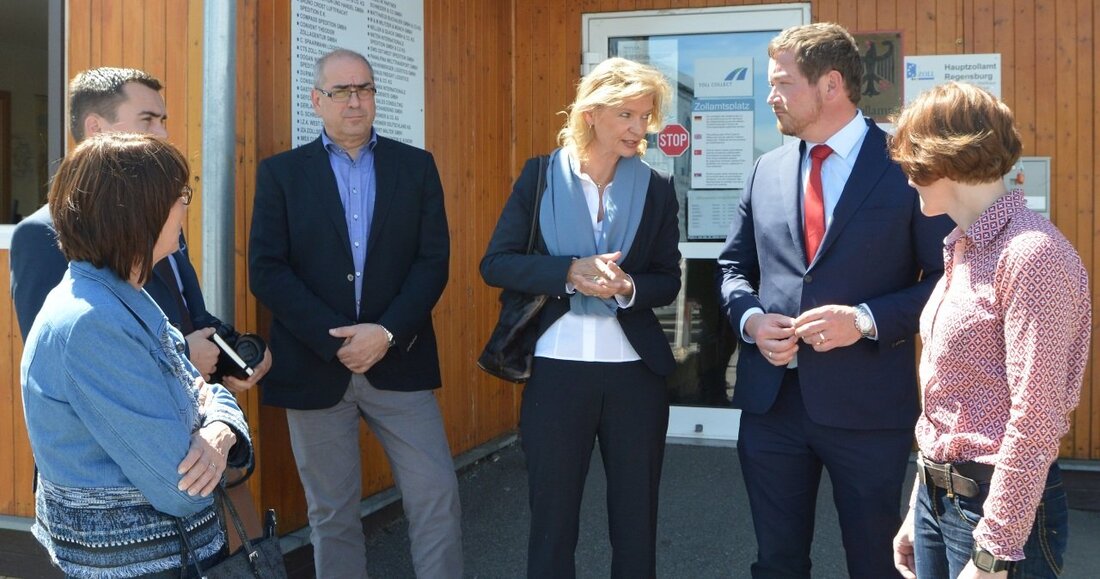 Waidhaus. Die Lage des Zollamts in Waidhaus ist nicht optimal, die Verkehrssituation immer wieder schwierig. Trotzdem arrangiere man sich während der Übergangsphase vor Ort gut. Bei einem Besuch machte sich [&hellip;]