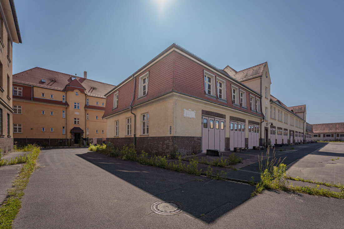 Amberg. Stadt und BLfD starten die Phase zur Umnutzung der denkmalgeschützten Leopoldkaserne. Ein Zuwendungsvertrag ist geschlossen. Das Konzept liefert Grundlagen für Planung, Beteiligung und 60 Prozent Förderung.