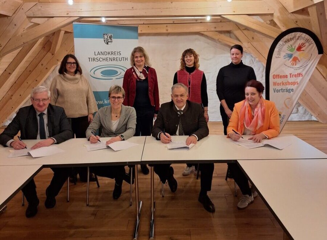 Erbendorf. Der zweite Familienstützpunkt im Landkreis Tirschenreuth ist vertraglich besiegelt und startet im April 2026. Er deckt den westlichen Landkreis ab und eröffnet mit zwei Standorten in Erbendorf und Krummennaab.