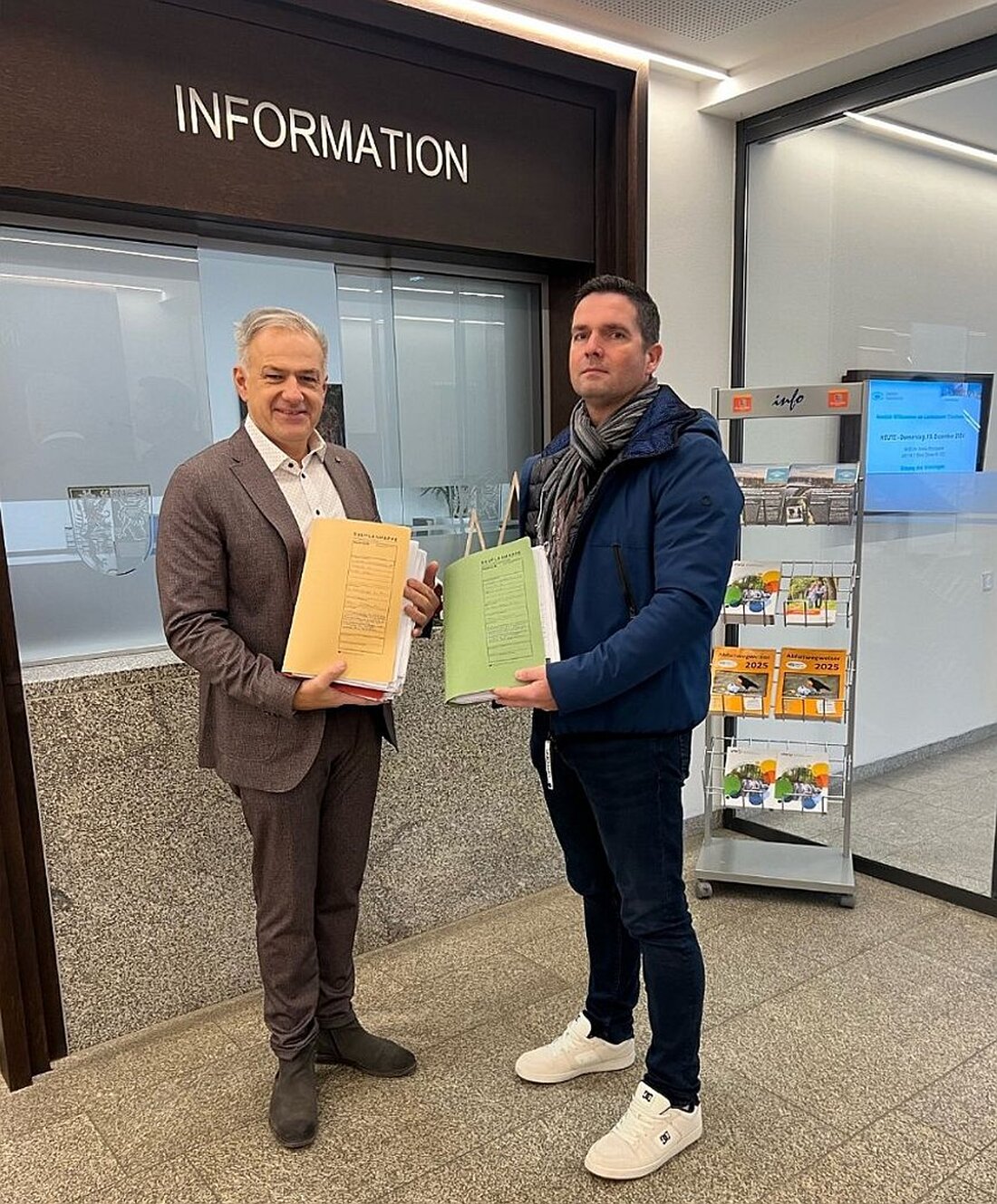 Vohenstrauß. Am Sonntag geht es mit dem Rad zu eindrucksvollen Lindenbäumen, von 13.30 bis 16.30 Uhr, Treffpunkt: Parkplatz Friedrichsburg. 