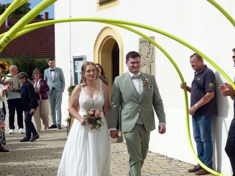Hochzeit von Jonas und Lucia begeistert Thurndorf und Kirchenthumbach
