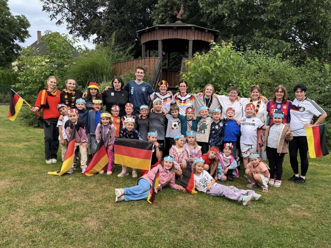Neustadt/WN. Im Kindergarten St. Martin feierten 26 Vorschulkinder am Freitag, 17. Juli, unter dem Motto Fußball ihren Abschied und „Aufstieg in die erste Klasse“. Spiele, Schatzsuche, Lagerfeuer und Disco sorgten für strahlende Gesichter.