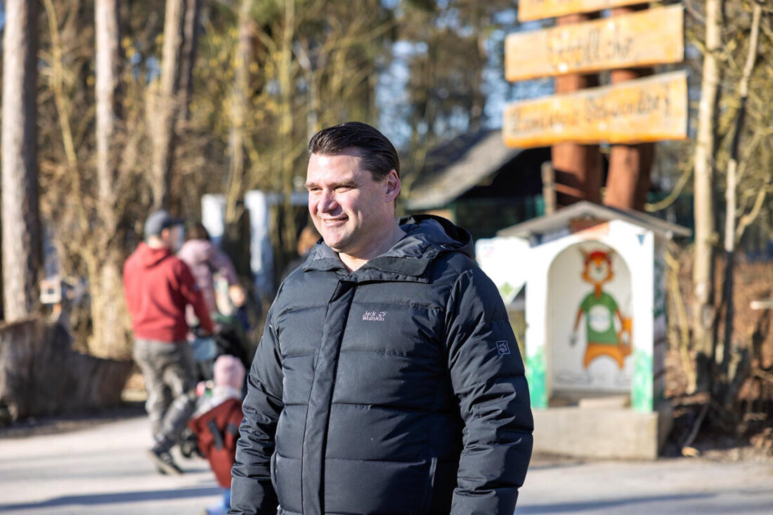 Schwandorf. Landrat Thomas Ebeling lädt am Dienstag, 19. Mai, von 19 Uhr bis 20 Uhr zur 71. Online-Sprechstunde ein. Fragen sind vorab und live auf Facebook möglich; moderiert wird die Runde von Fabian Borkner.