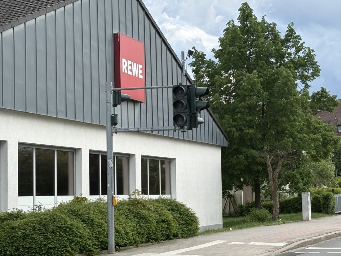 Weiden. Gute Nachrichten für die Bewohner des Weidener Stadtteils Rehbühl: Die Ampel an der Peuerlstraße zum Rewe-Markt geht möglicherweise noch diese Woche wieder in Betrieb.