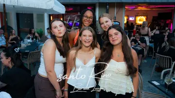 "Hot Nights on Reality" im SantoRino: Volle Bar und beste Stimmung