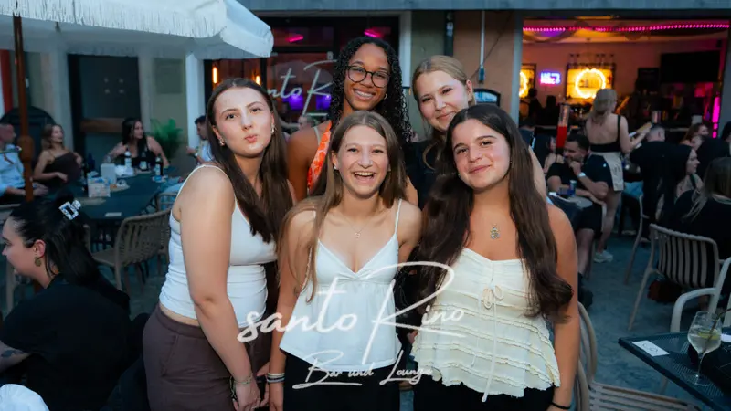 "Hot Nights on Reality" im SantoRino: Volle Bar und beste Stimmung