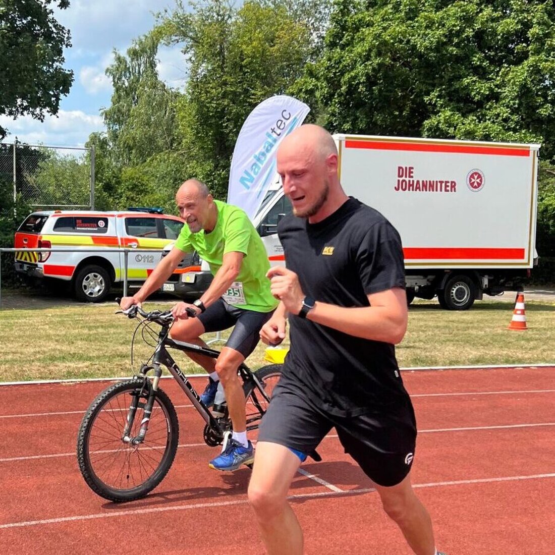 Rieden. Die 6. Auflage von Bike & Run läuft vom 1. bis 30. April 2026. Per Rad oder zu Fuß sammelt die Region Kilometer für den guten Zweck. Ziel sind 25.000 Kilometer für den inklusiven Mehrgenerationenspielplatz.