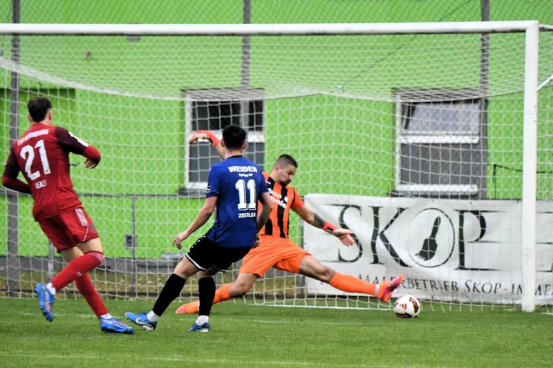 Bayernliga Nord: schwarzer Abend für die SpVgg SV Weiden - Kornburg zerlegt Gastgeber