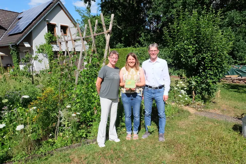 Vogelfreundlicher Garten der Familie Frenzel zertifiziert