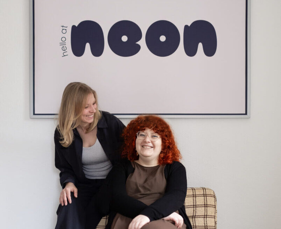 Amberg. Vom 4. bis 16. Mai 2026 zeigen Marion Wagner und Meiline Wolf im Pop-Up Raum des Stadtlabors+ kreative Workshops, liebevoll gestaltete Printprodukte und Mediengespür. Tägliche Tryouts laden zum entspannten Mitmachen ein.