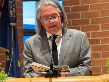 Buchpremiere bei den Weidener Literaturtagen begeistert im Neuen Rathaus