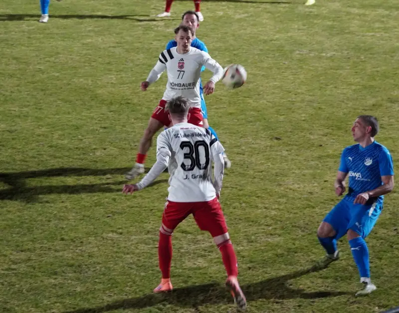 Spektakel unter Flutlicht: SC Luhe-Wildenau stürmt mit Offensiv-Power in die nächste Runde