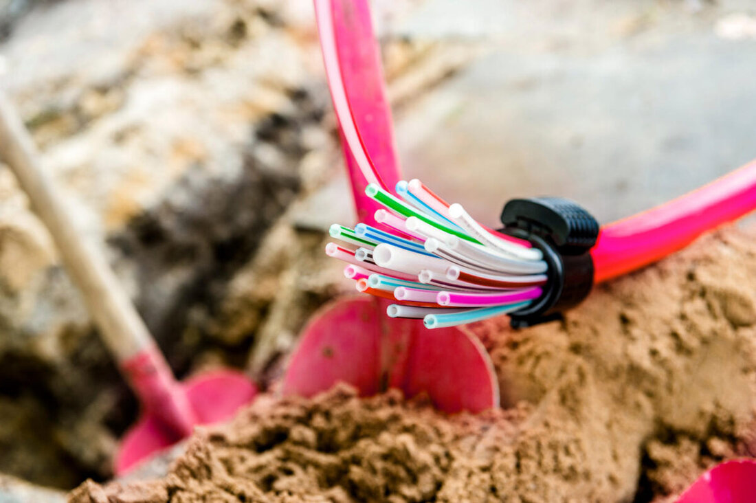 Weiherhammer. Der Glasfaserausbau startet Mitte/Ende Mai, dazu lädt die Telekom am Dienstag, 28. April, 18.30 Uhr, in die Aula ein. Der Gemeinderat entschied über Energieverträge, Kindergartenetat und Bauprojekte.