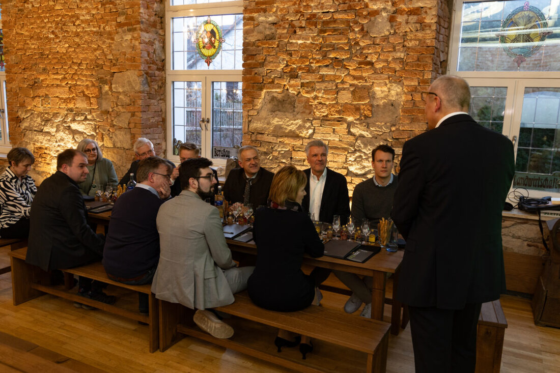 Erbendorf. Zum 10-jährigen Firmenjubiläum wurde die argusto GmbH als Wachstumschampion 2025 ausgezeichnet und plant, bis 2030 in fast allen europäischen Ländern aktiv zu sein. Das Unternehmen konnte seinen Umsatz von 988.000 € (2020) auf 2.175.000 € (2023) fast verdreifachen.