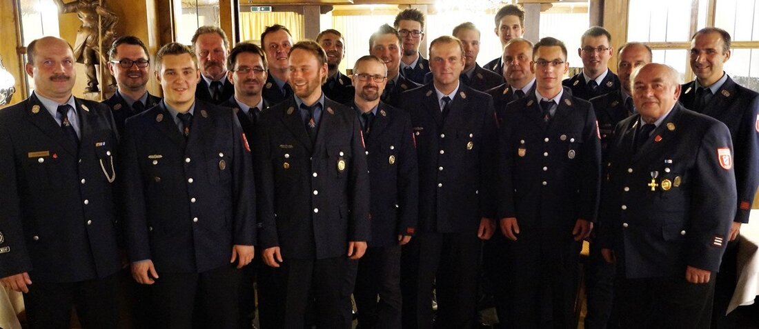 Wurz. Beim Ehrenabend ließen die Kameraden viele ihrer Mitglieder hoch leben – Kommandant Thomas Mathes kündigte aber auch einen Umbruch für die Wurzer Feuerwehr an.  Von Werner Arnold Bei einem Kameradschaftsabend der [&hellip;]