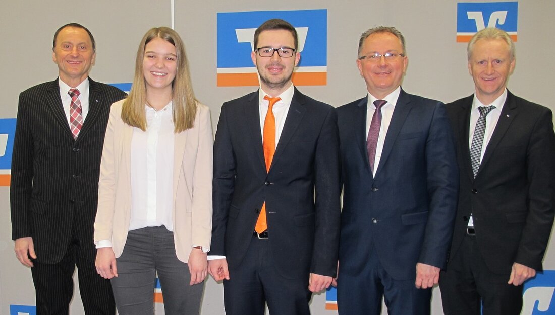 Weiden. Erst vor Kurzem ehrte die Europa-Berufsschule ihre Prüfungsbesten. Dazu gehören auch zwei Auszubildende der Raiffeisenbank Neustadt-Vohenstrauß. Herzlichen Glückwunsch! Kürzlich ehrten die Europa-Berufsschule Weiden und die Verbindungsstelle Banken die elf [&hellip;]