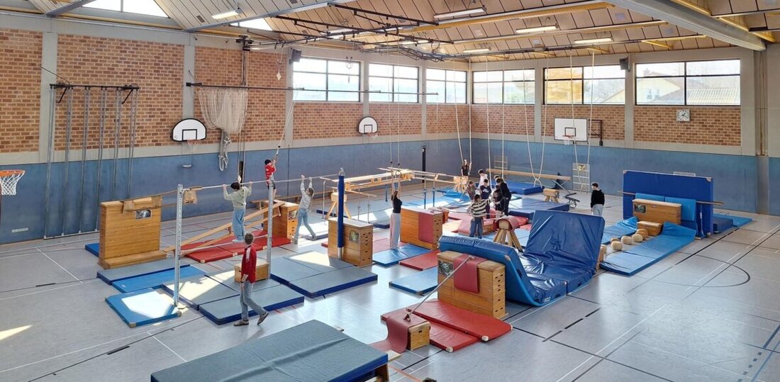 Eschenbach. Die Wirtschaftsschule lud am 18. März 2026 von 13.15 bis 15.30 Uhr zum Abenteuertag für Kinder der vierten bis sechsten Klassen und ihre Eltern ein. Schulhausführungen und Mitmach-Stationen boten Spaß und Einblicke.