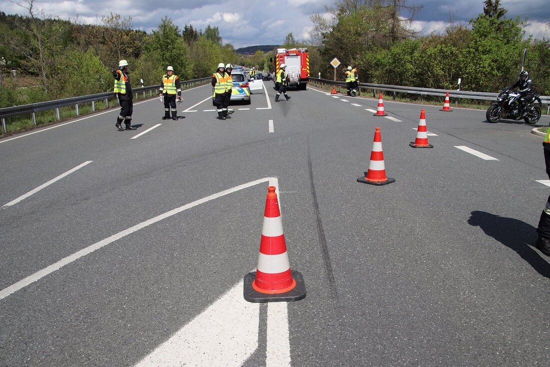 Pressath. Ein Autofahrer will auf die B299 bei Pressath einfahren – übersieht dabei aber einen Motorradfahrer (59). Der Motorradfahrer (59) aus Grafenwöhr war auf der B299 von Kemnath in Richtung [&hellip;]