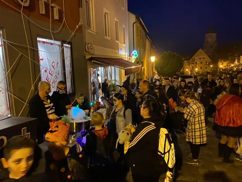Gruselspaziergang Eschenbach: 21 Stationen, Flossboch Deifl'n und Stempeljagd durch die Gassen