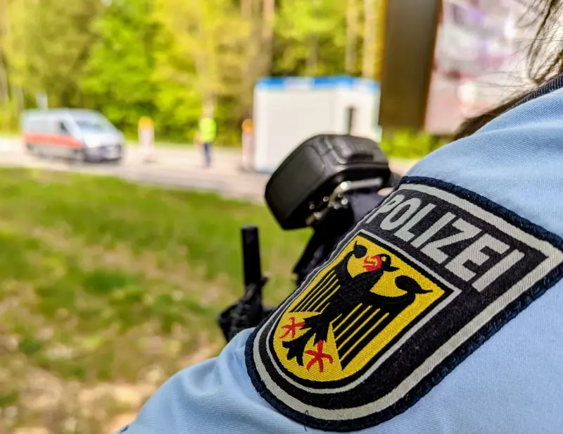 Polizei ermittelt gegen 66-Jährigen wegen exhibitionistischer Handlung in Weiherhammer