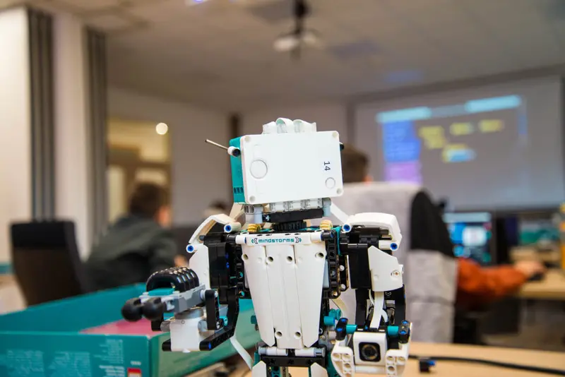 Vier Tage, ein Roboter, jede Menge Ideen: WITRON lädt zum IT Camp in den Herbstferien