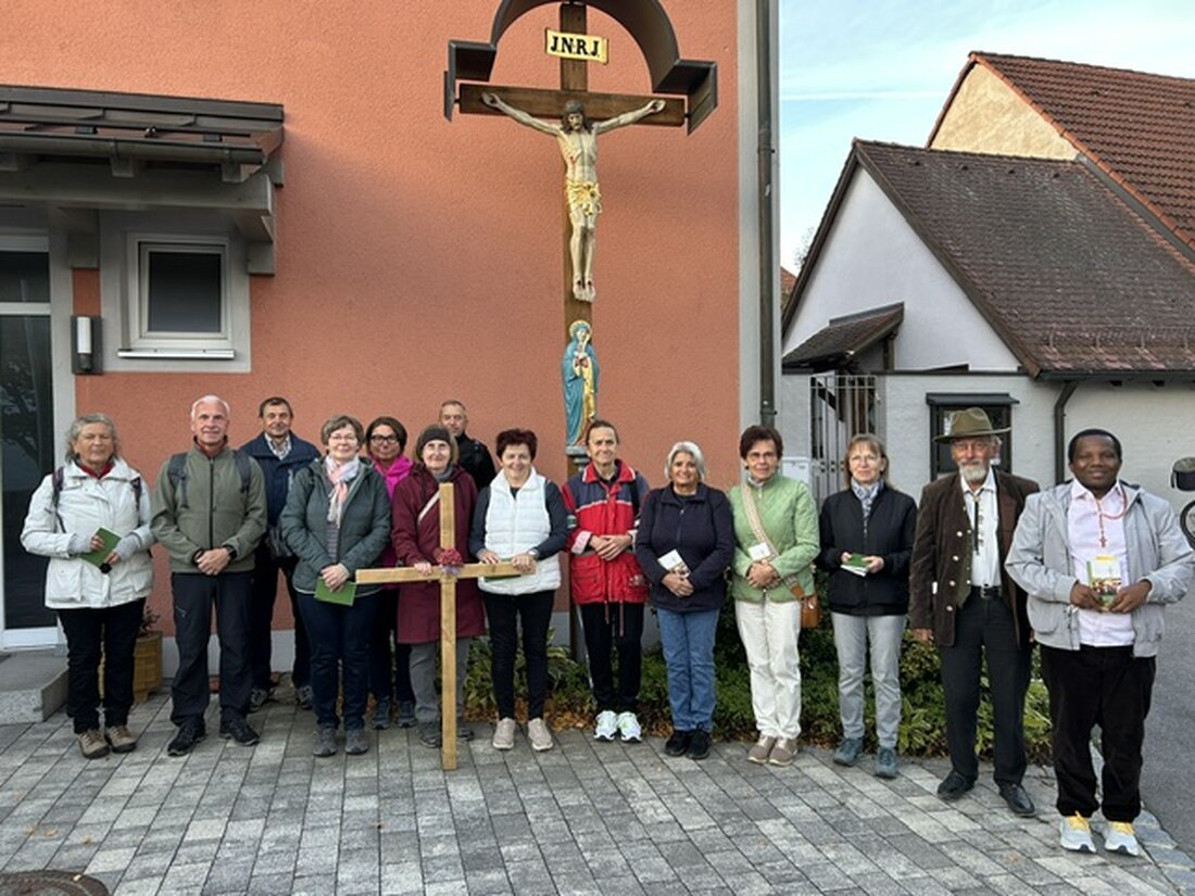 Eslarn. Gläubige feierten mit einer Sternenwallfahrt nach Waidhaus das 700-jährige Jubiläum von St. Emmeram mit Bischof Voderholzer und setzten ein Zeichen der Verbundenheit. Zugleich wurde die Pfarreiengemeinschaft betont.