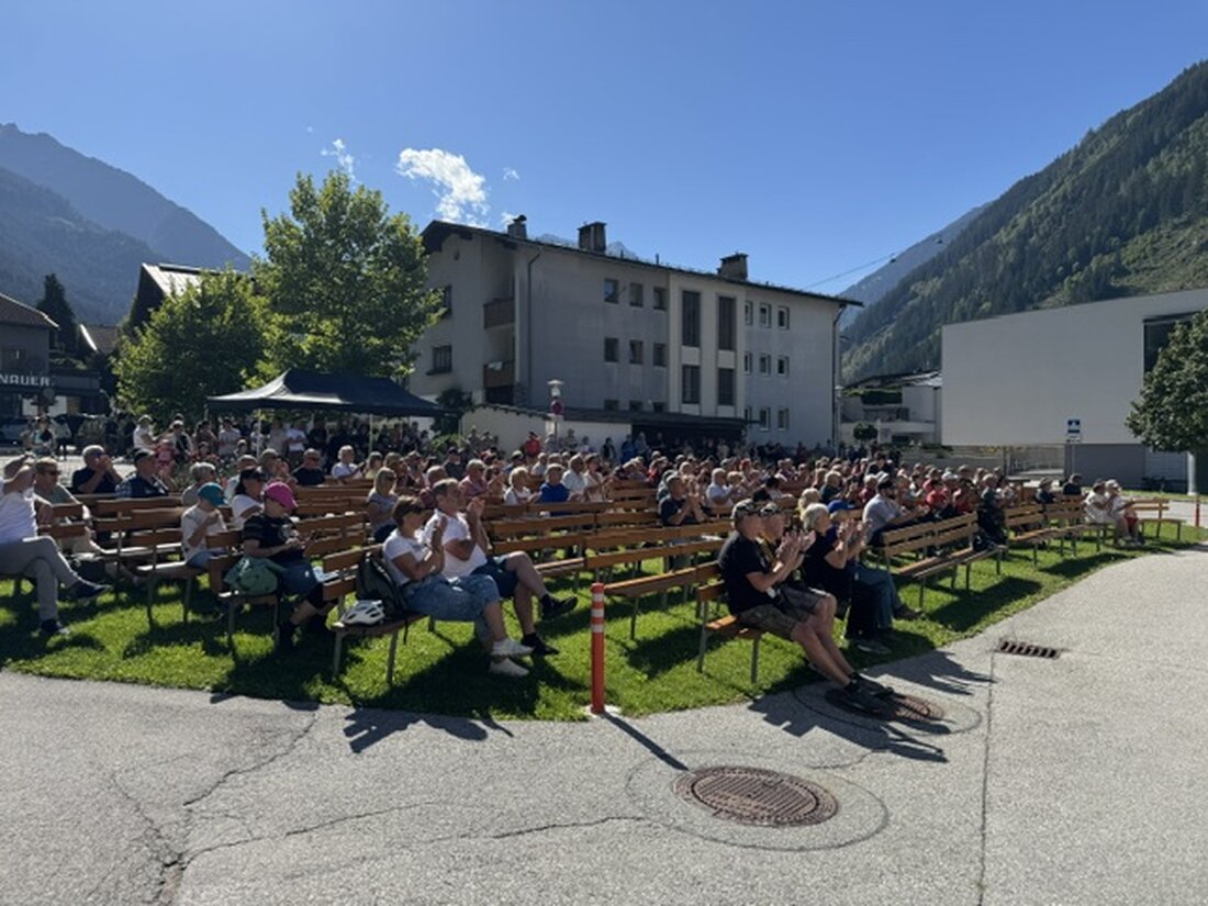 Kirchenthumbach. Die Blaskapelle hat im Zillertal das renommierte Festival Die Blechlawine eröffnet und Bayern sowie die Oberpfalz stark vertreten. Dabei übergab Kapellmeister Jürgen Böhme den Taktstock an Marcel Failner.
