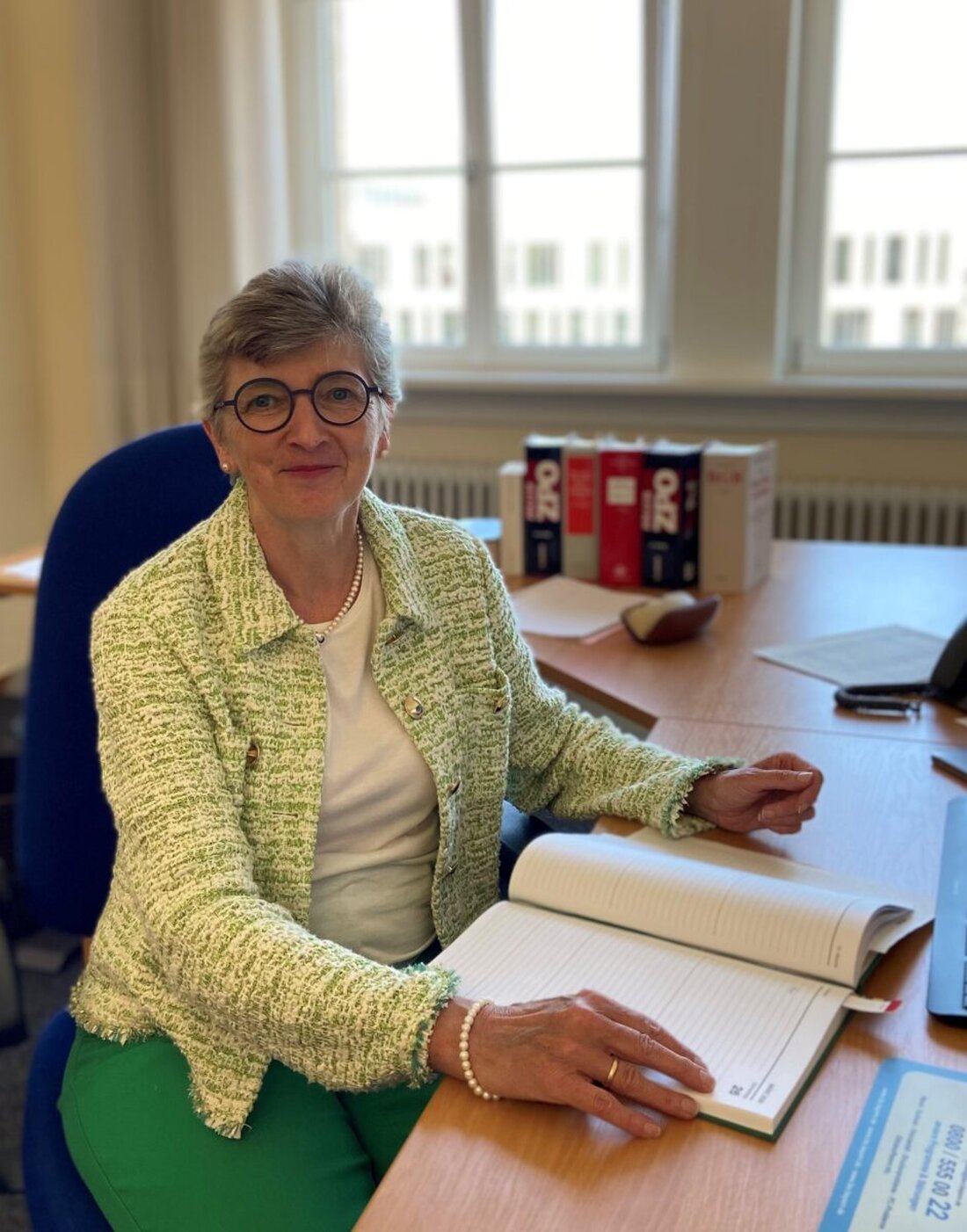 Weiden. Gerlinde Werner wird zum 1. Mai 2026 Direktorin des Amtsgerichts Weiden. Sie folgt auf Rainer Lehner, der das Gericht bis März 2026 leitete. Die erfahrene Richterin am Oberlandesgericht Nürnberg kehrt damit nach vielen Jahren zurück an ihre erste Wirkungsstätte.