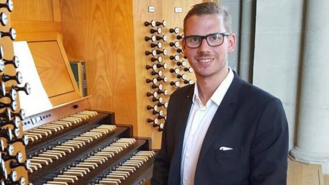 Vilseck. Am Sonntag, 4. Oktober, spielt der aus Weiden stammende Organist Maximilian Betz um 16.30 Uhr in der Stadtpfarrkirche St. Ägidius. Der Eintritt ist frei, Spenden für „Vilseck gibt Hoffnung“ sind erwünscht.