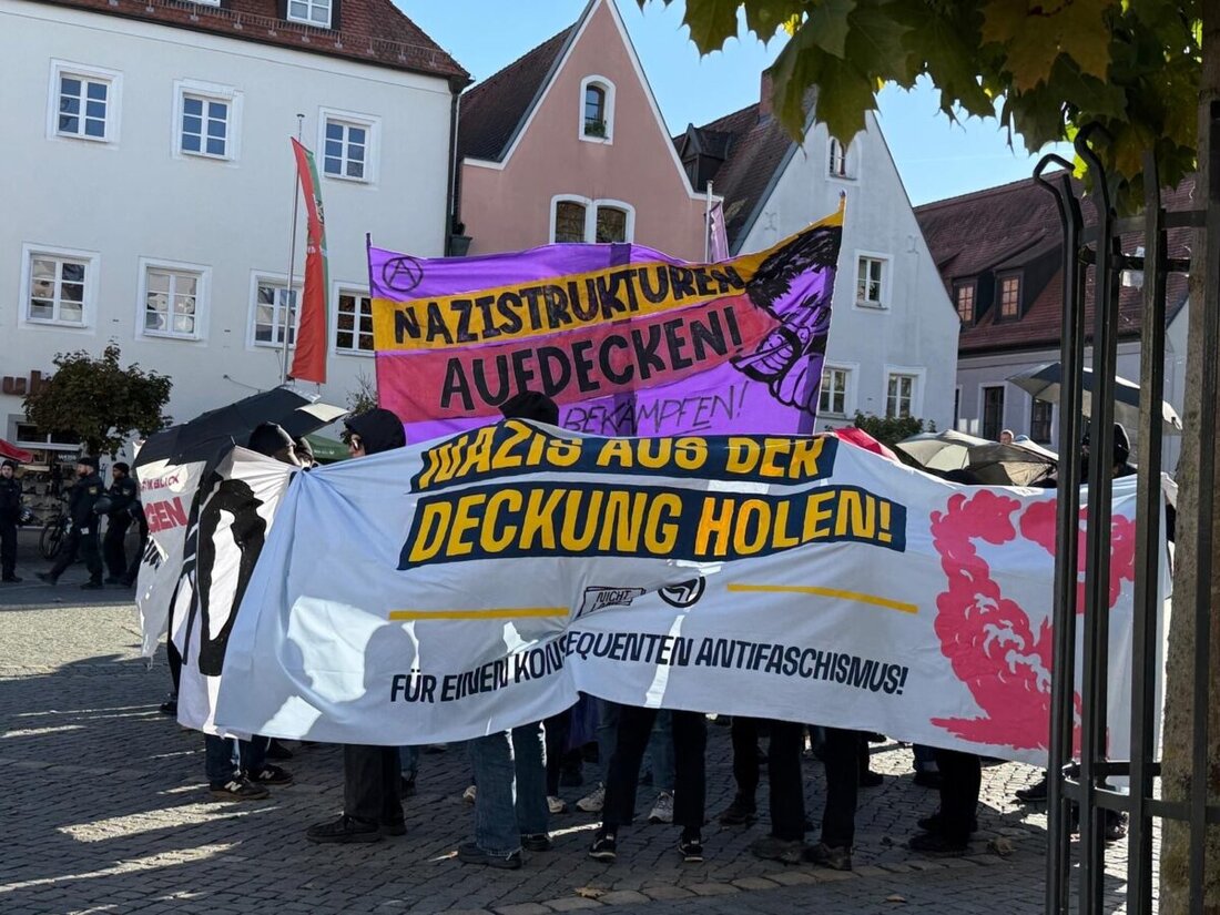 Weiden. Die Polizei Weiden zieht positive Bilanz der Demonstration, die am Samstagnachmittag durch das Stadtgebiet von Weiden zog; es sei zu keinen größeren Störungen gekommen. Eingeladen hatte das Antifa-Bündnis "Nicht lange fackeln".