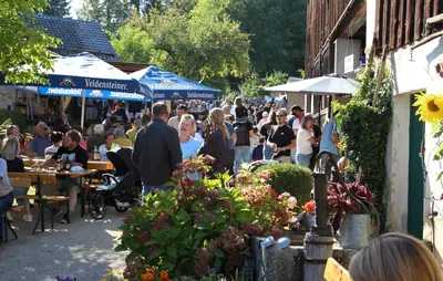 Alte Technik, zünftige Musik und viele Besucher auf dem Gagglhof