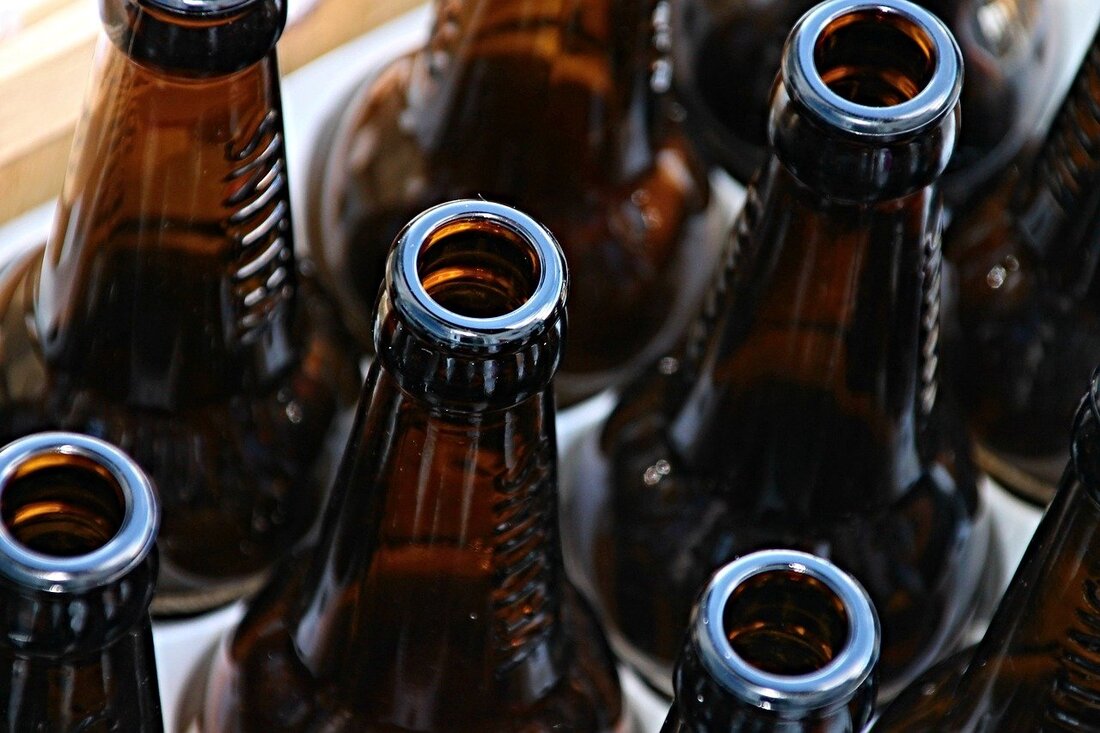 Weiden. Die Polizei sucht einen Bier-Dieb. Der Unbekannte hat einen Kasten Bier aus einem Auto gestohlen. Offensichtlichen großen Durst hatte ein Unbekannter, der in der Prinz-Ludwig-Straße in Weiden aus einem [&hellip;]