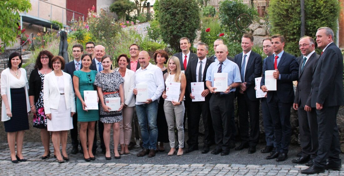 Windischeschenbach. Die Easy Apotheke Weiden, Reger Bau Vohenstrauß sowie Constantia Hueck Folien Pirk und BHS Weiherhammer sind die familienfreundlichsten Unternehmen in Weiden und dem Landkreis Neustadt. Insgesamt neun Firmen wurden vom [&hellip;]