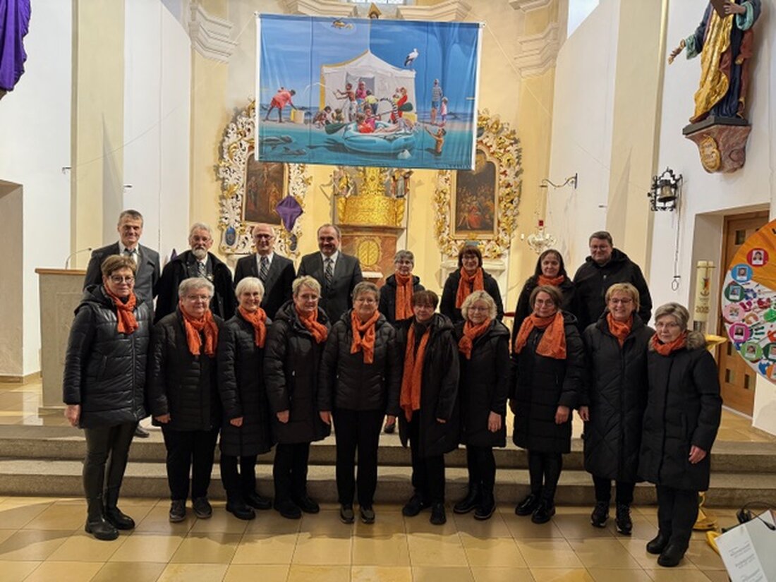 Eslarn. Am Samstag, 21. März 2026, brachte der Eslarner Kirchenchor unter Leitung von Martina Brenner Joseph Kronsteiners vertonten Kreuzweg zu Gehör. Pfarrer Klösel begleitete die 14 Stationen im Gebet und vertiefte die Andacht.