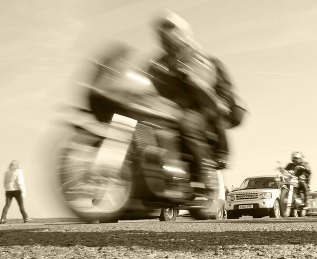 Friedenfels. Am Freitag ereignete sich in der Gemmingen-Straße ein folgenschwerer Verkehrsunfall. Ein Baden-Württemberger (53) fuhr mit seiner Yamaha in eine Rechtskurve, als vermutlich der Ständer seiner Maschine am Boden aufging [&hellip;]