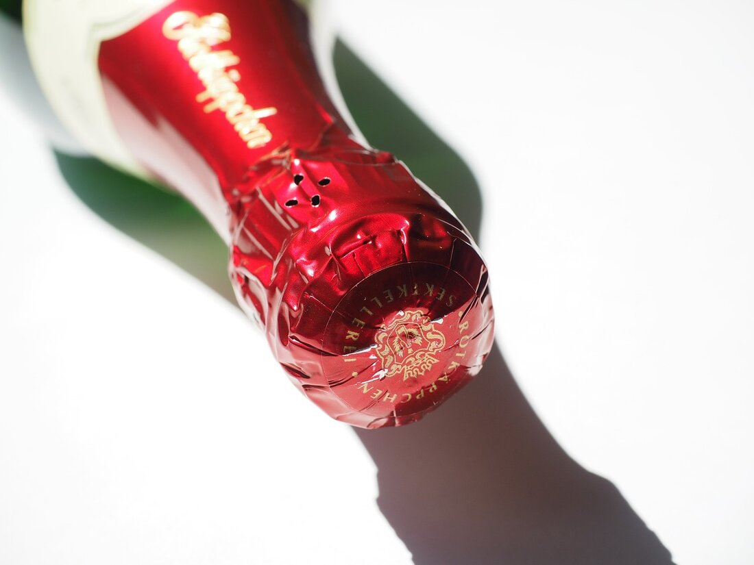 Weiden. Erneut musste die Polizei ins Stadtbad nach Weiden ausrücken. Diesmal hatte eine junge Frau (17) mit über zwei Promille den Einsatz ausgelöst.