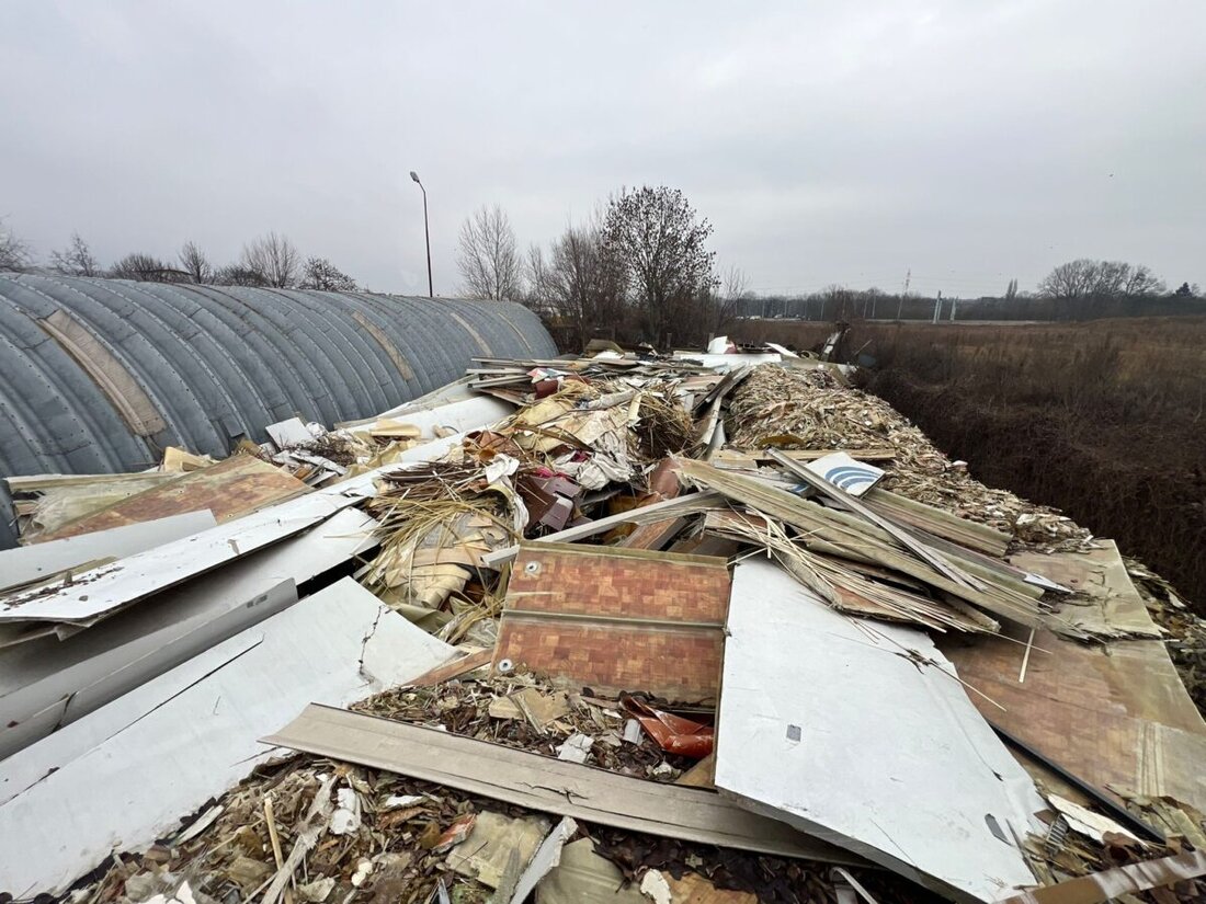 Wernberg/Weiden. Der Müllskandal um Roth International ist größer als gedacht. Ein Weidener Unternehmer ist neben illegaler Müllverbringung nach Tschechien und Polen auch der gefährlichen Körperverletzung angeklagt. Neun seiner Mitarbeiter sollen den krebserregenden Stoffen Kobalt und Nickel ausgesetzt gewesen sein.