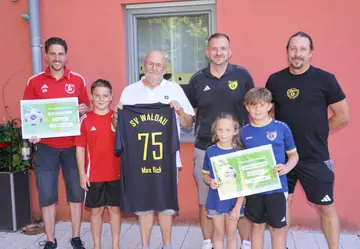 Max Kick: Geburtstags – Spende für die Jugend des FSV Waldthurn und SV Waldau – 1700 Euro
