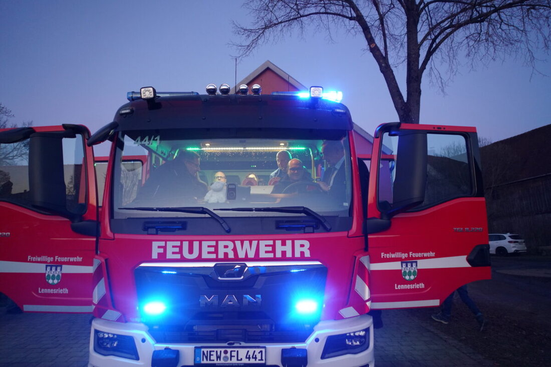 Waidhaus. Am Samstag brach nahe Pfrentsch ein Waldbrand aus, dem viele Feuerwehren wegen unwegsamen Geländes und knapper Wasserversorgung begegneten. Die Arbeiten dauerten lange; es gab keine Gefahr für die Öffentlichkeit.