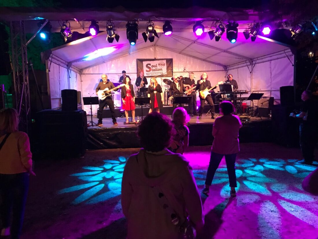 Kemnath. Im Juni lädt die Stadt zu zwei kostenlosen Open-Air-Konzerten am Eisweiher ein, mit sommerlicher Atmosphäre und Bewirtung. Termine: 6. Juni ab 19.30 Uhr mit Vintage Pie und 20. Juni ab 19 Uhr mit Soul Station No. 10.