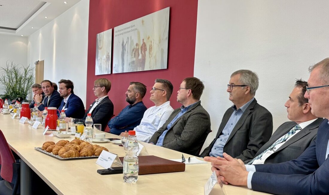 Kemnath. In einem Leserbrief kritisiert Holger Stiegler Aussagen der Kliniken Nordoberpfalz: Nachts und am Wochenende werde in Kemnath nur untersucht, nicht behandelt. Wer näht Wunden, wer bringt Betroffene nach Weiden?