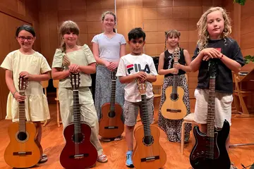 Gitarrennachwuchs begeistert mit Pop und Rock in Weiden