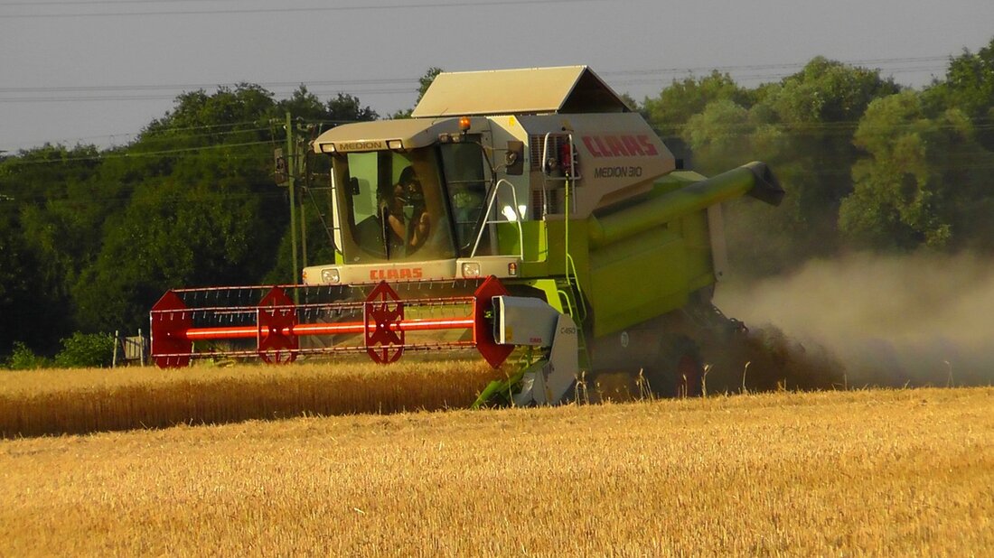 Kaimling. Ein junger Landwirt aus der Gemeinde Leuchtenberg alarmierte am Samstagmittag die Feuerwehr. Sein Mähdrescher hatte Feuer gefangen. Am Samstag gegen 13:00 Uhr, teilte der Landwirt (20) aus einem Ortsteil der [&hellip;]