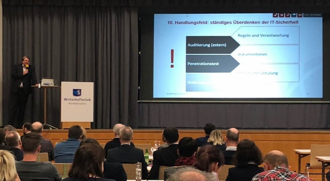 Neustadt/WN. “Sie werden überrascht sein, welch außergewöhnliche Unternehmer und Unternehmen es in der Nordoberpfalz gibt”, macht Wirtschaftsclub-Präsident Anton Braun Lust auf den 6. Nordoberpflälzer Wirtschaftstag in der Stadthalle Neustadt/Waldnaab. Dabei [&hellip;]