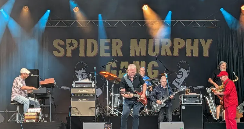 Spider Murphy Gang rockt das Oberpfalzfestival: 3.000 Fans feiern in Tännesberg