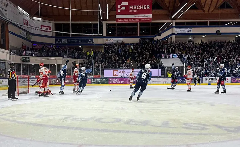 Die Blue Devils Weiden bleiben in der DEL2